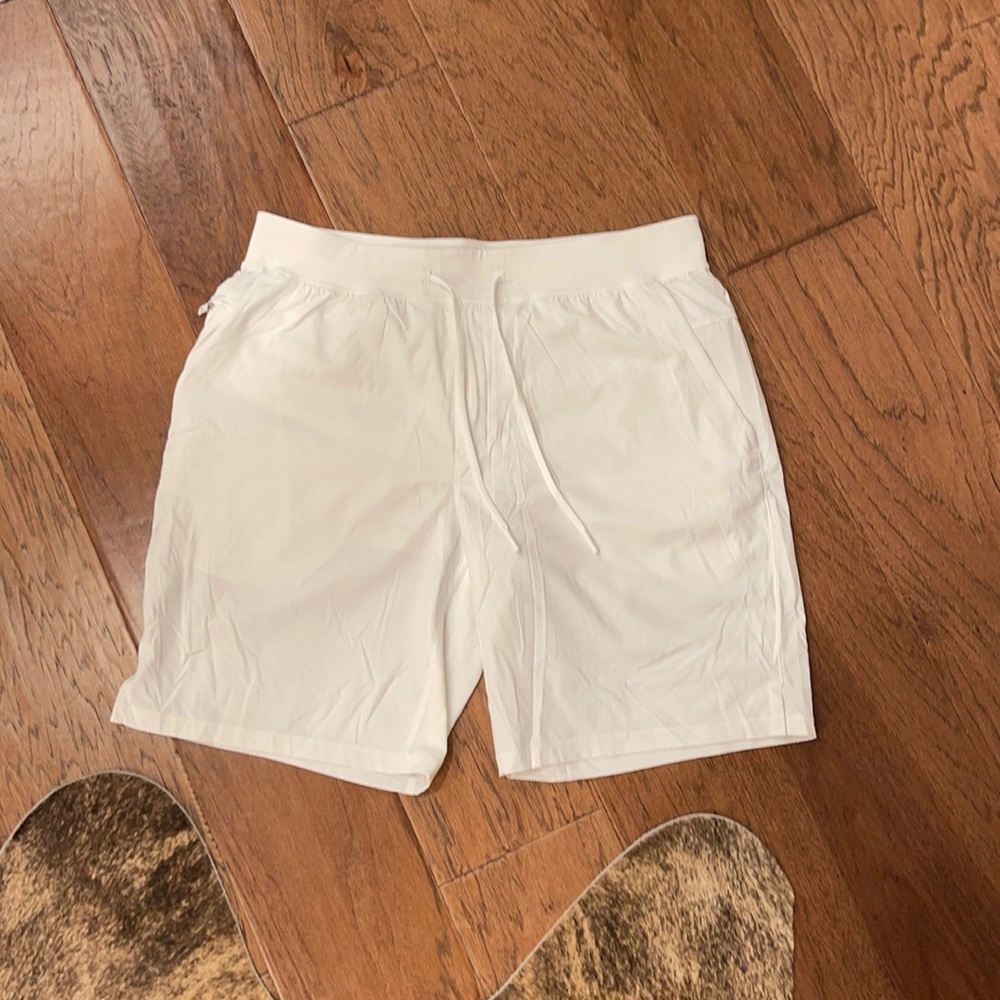 White. THE short. Lined. XL